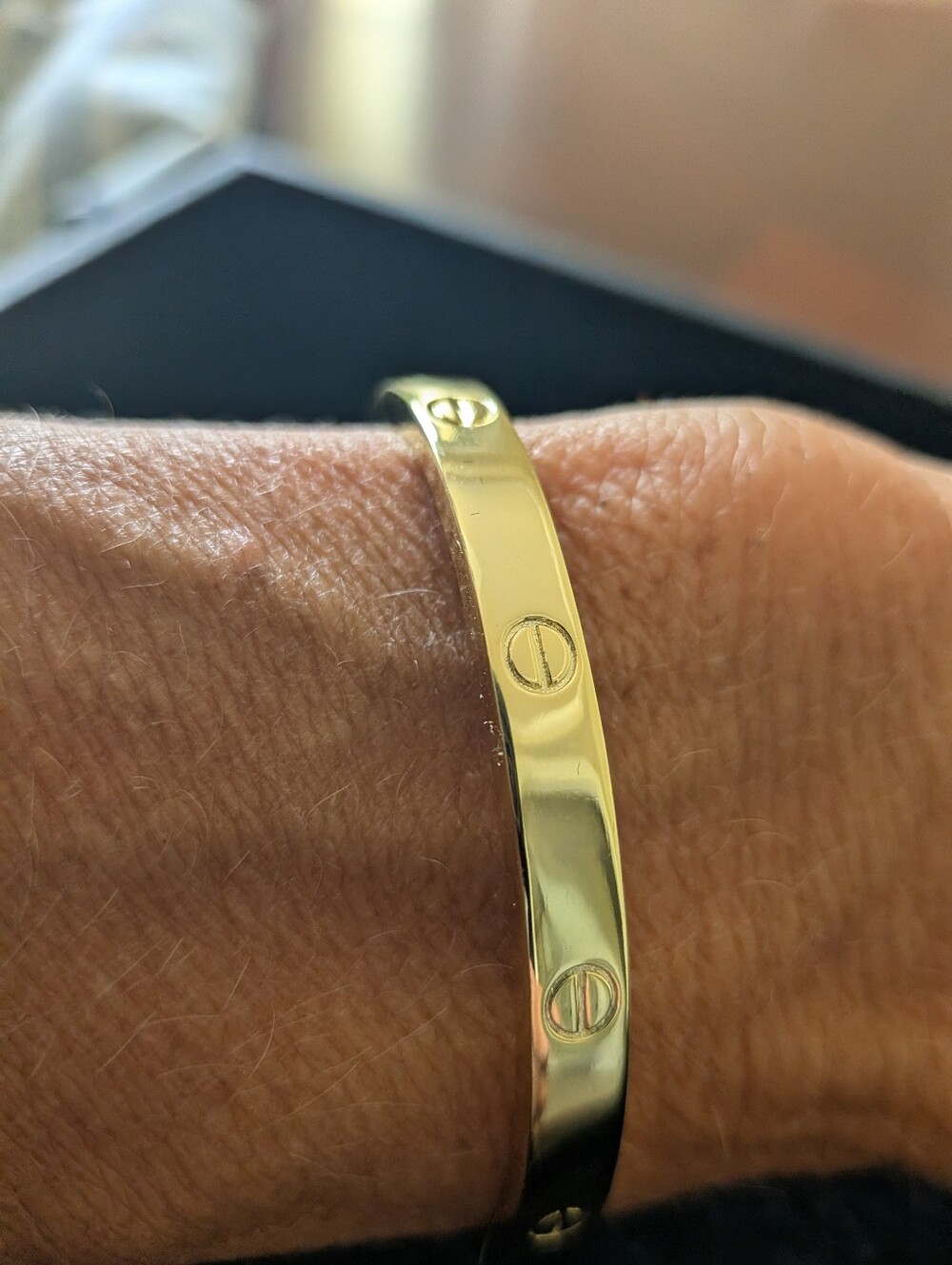 Gold Screw Motif Bangle Bracelet